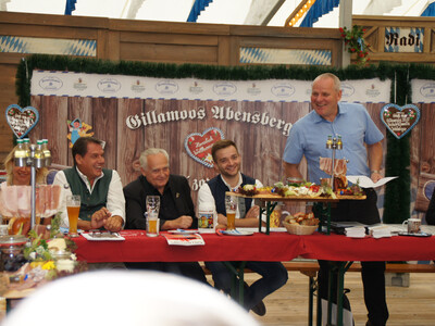 Gillamoos Watzinger Gillamoosexpress Bus  | © Stadt Abensberg