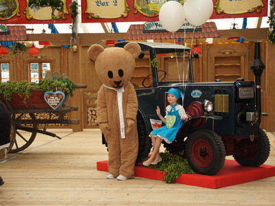 Gillamoos Pressetermin Festhalle Bayernland Kuchlbauer | © Stadt Abensberg