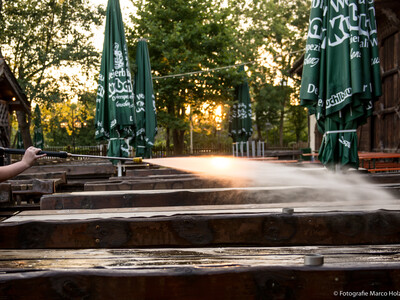 Gillamoos Biergarten Weissbierstadl | © Marco Holzhäuser