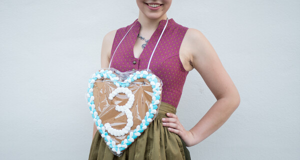 Kandidatin der Gillamoos Dirndllköniginnen-Wahl Nummer 3, Antonia Obermeier | © Marco Holzhäuser