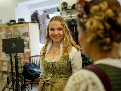 Gillamoos Dirndlkönigin Einkleidetermin | © Marco Holzhäuser