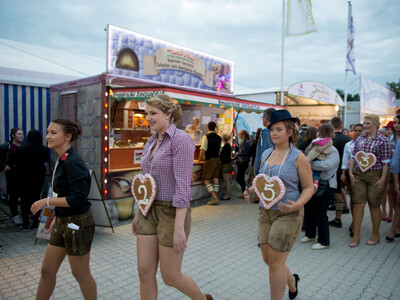 Gillamoos Jahrmarkt Dirndlkönigin | © Marco Holzhäuser