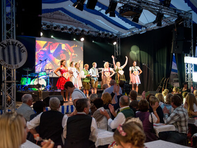 Gillamoos Dirndlköniginnenwahl | © Marco Holzhäuser