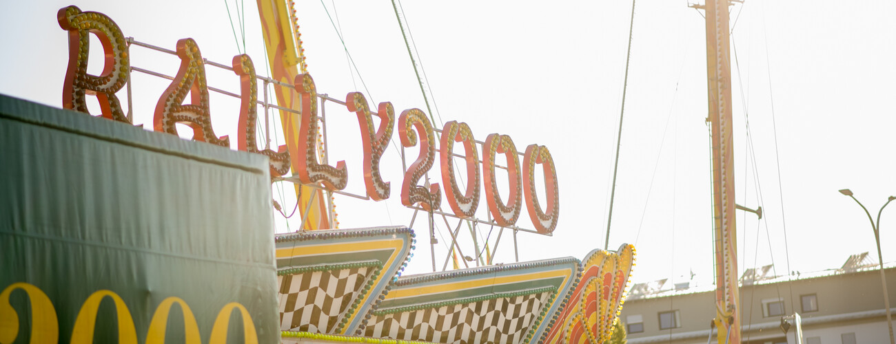 Autoscooter beim Gillamoos Aufbau 2016 DSC 3344 | © Marco Holzhäuser