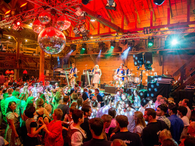 Volle Hütte, tolle Stimmung im Stadl