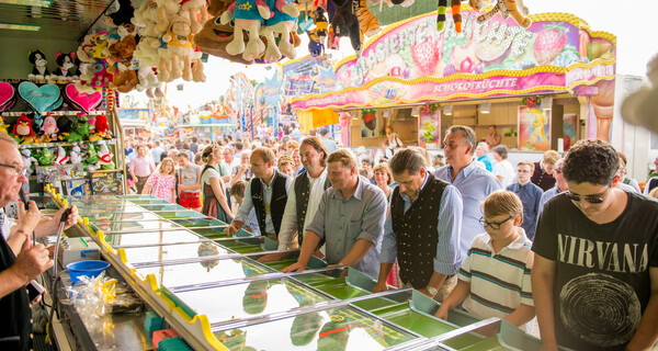 Benfiz Kameltreiben am Gillamoos