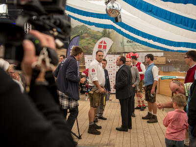 Gillamoos Weltrekord Masskrugtragen | © Marco Holzhäuser