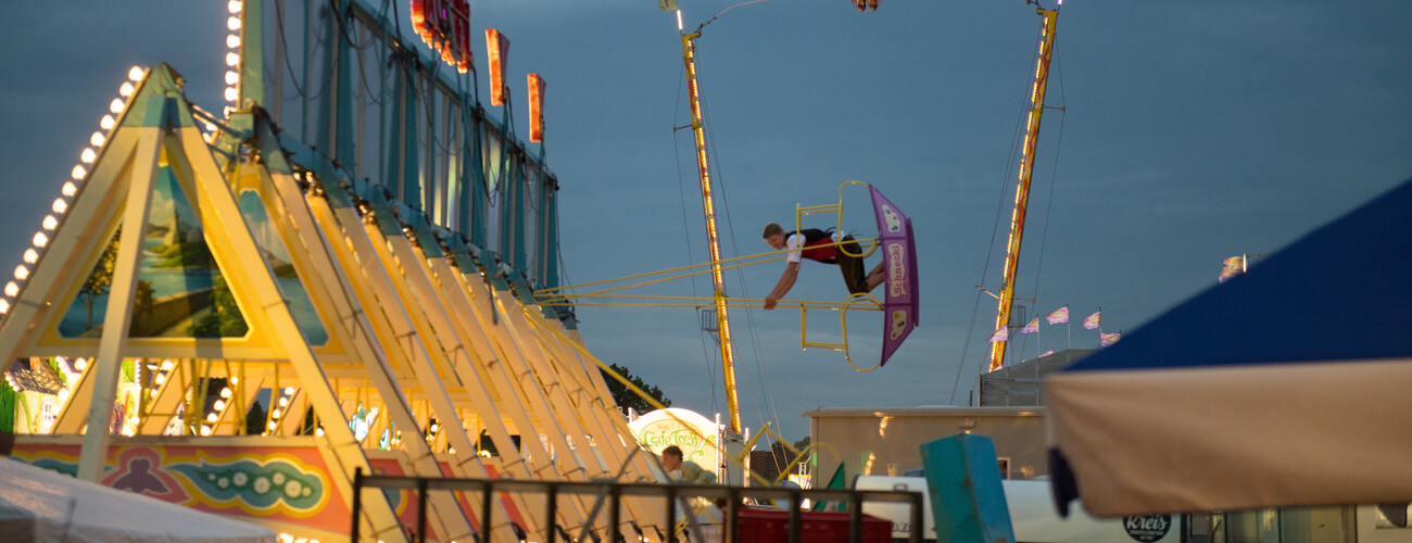 Schiffschaukel von Fritz Kreis am Gillamoos | © Holzhäuser