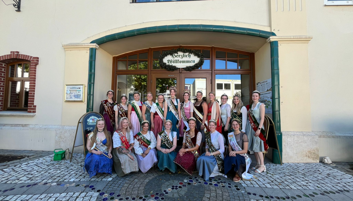 Hoheitentreffen auf dem Gillamoos