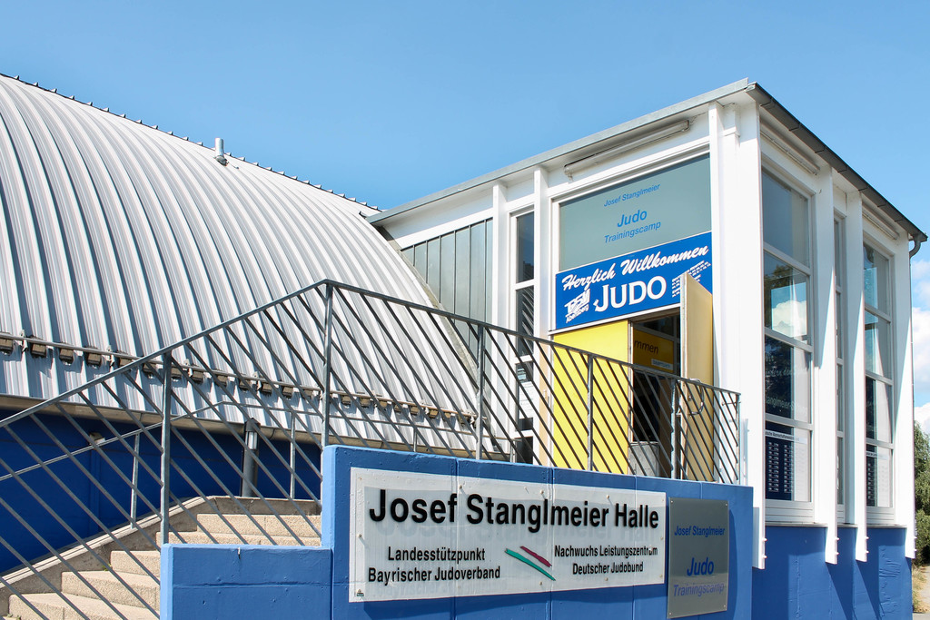 Josef-Stanglmeier-Halle