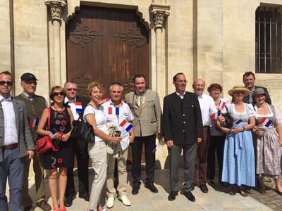 Gruppenbild deutsch-französische Delegation in Abensbergs Partnerstadt Saint Gilles