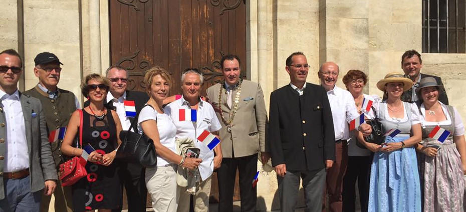 Gruppenbild deutsch-französische Delegation in Abensbergs Partnerstadt Saint Gilles
