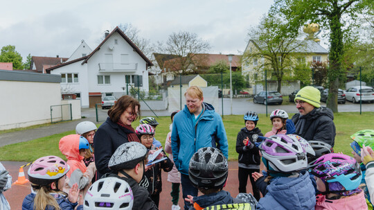 Acht neue Fahrräder