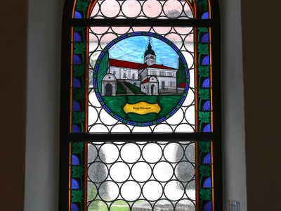sechstes Fenster Kreuzgang, Wallfahrtskirche Mariä Himmelfahrt Allersdorf