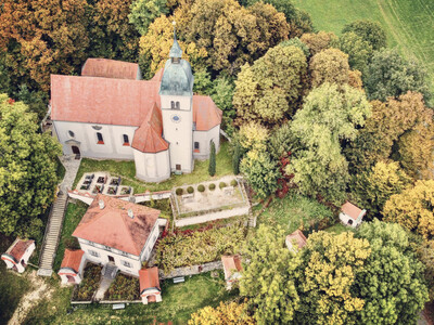 Allersdorfer Wallfahrtskirche Mariä Himmelfahrt von oben