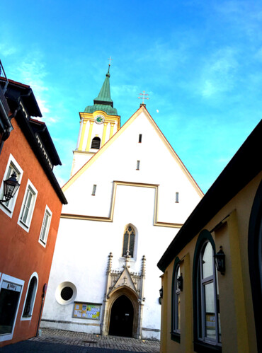 Westseite und Eingangsportal, Kirchturm, Stadtpfarrkirche Sankt Barbara