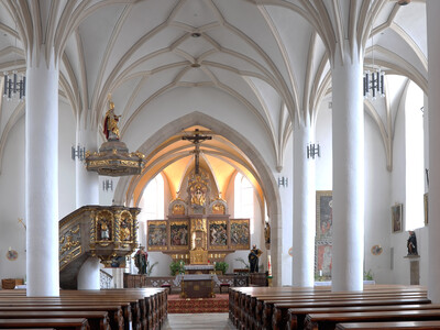 Innenraum, Stadtpfarrkirche Sankt Barbara