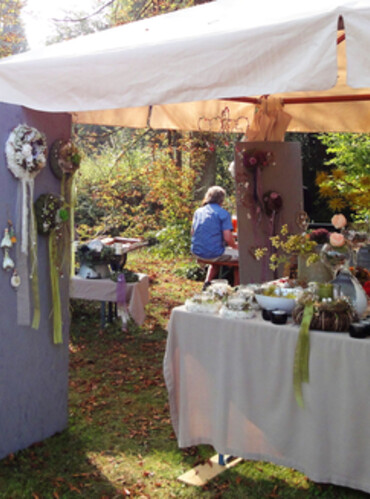 Foto des Warenmarktes am Oidn Gillamoos  | © Wankerl